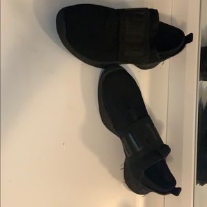 Puma no lace sneakers